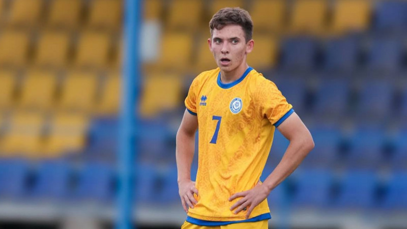 «Кайрат» продлил контракт с Туякбаевым