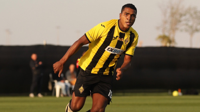 «Женис» усилился экс-форвардом «Кайрата»