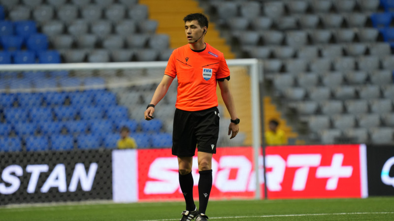 УЕФА доверил матчи казахстанским арбитрам