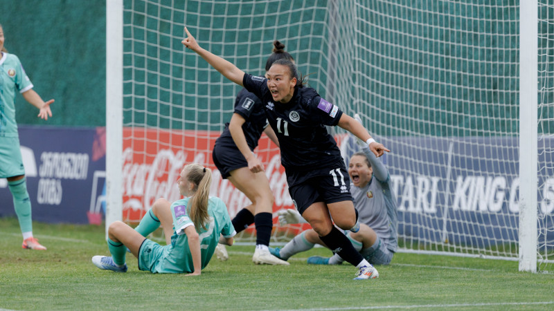 Казахстан обыграл Беларусь и вышел в лидеры группы