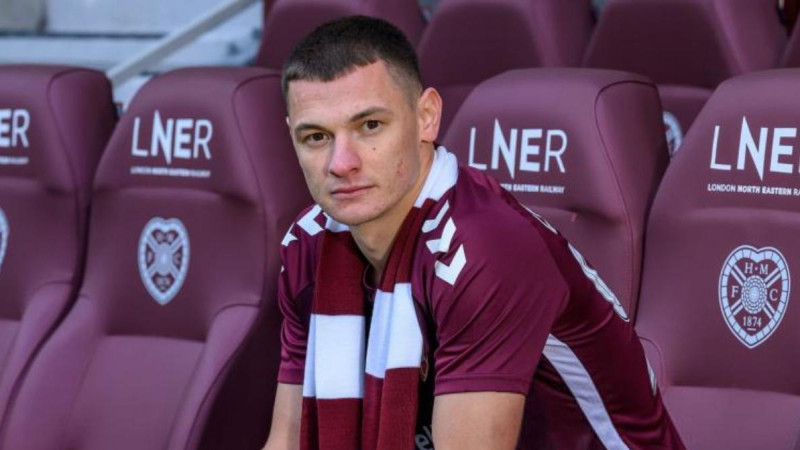 Дебют Чеснокова за «Хартс» откладывается